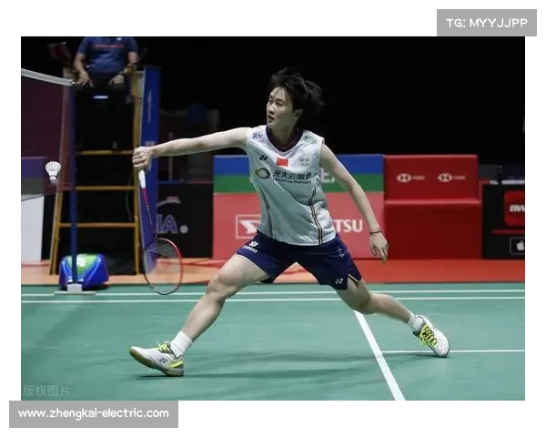 戴资颖凭反手劈杀绝技夺得法国公开赛冠军精彩瞬间引爆全场热情